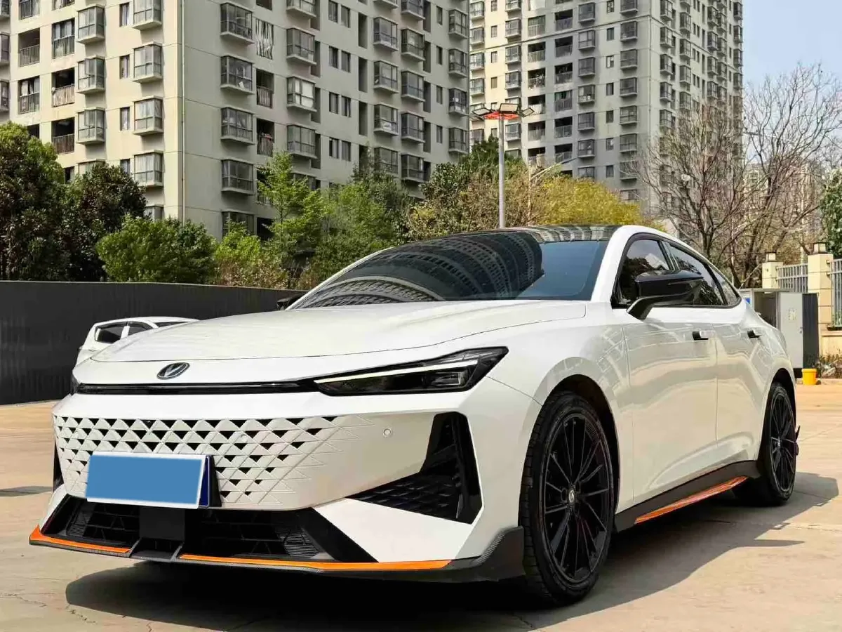 2024 ChangAn UNI-V 1.5T 188HP L4 7DCT,autocango,china used car exporter,china ev exporter,chinese used car exporter,chinese used ev exporter