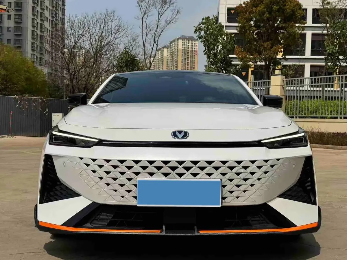 2024 ChangAn UNI-V 1.5T 188HP L4 7DCT,autocango,china used car exporter,china ev exporter,chinese used car exporter,chinese used ev exporter