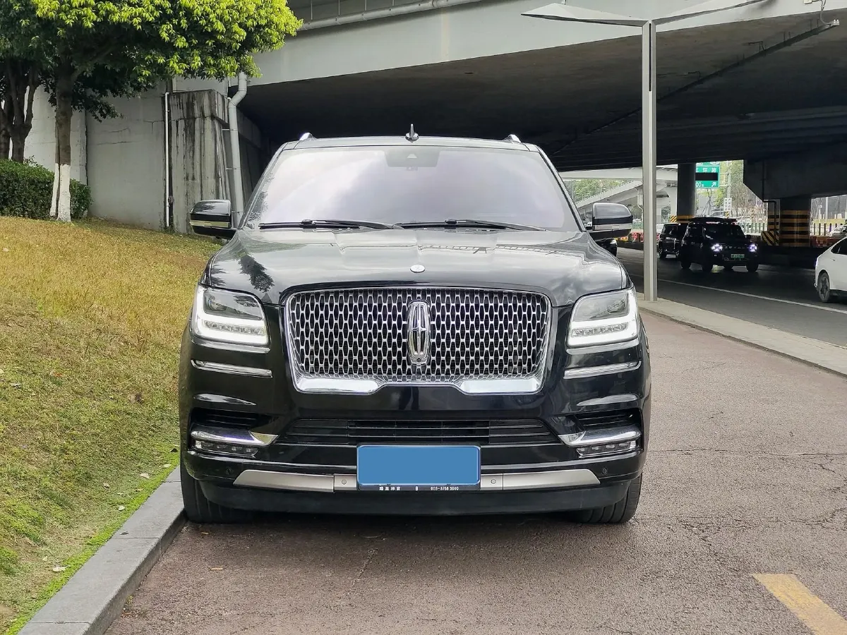 2019 Lincoln Navigator 3.5T 388HP V6 10AT,autocango,china used car exporter,china ev exporter,chinese used car exporter,chinese used ev exporter