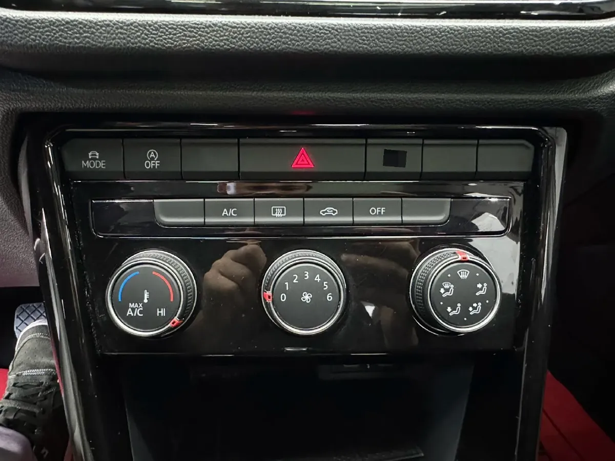 2022 Volkswagen T-Roc 1.4T 150HP L4 7DCT,autocango,china used car exporter,china ev exporter,chinese used car exporter,chinese used ev exporter