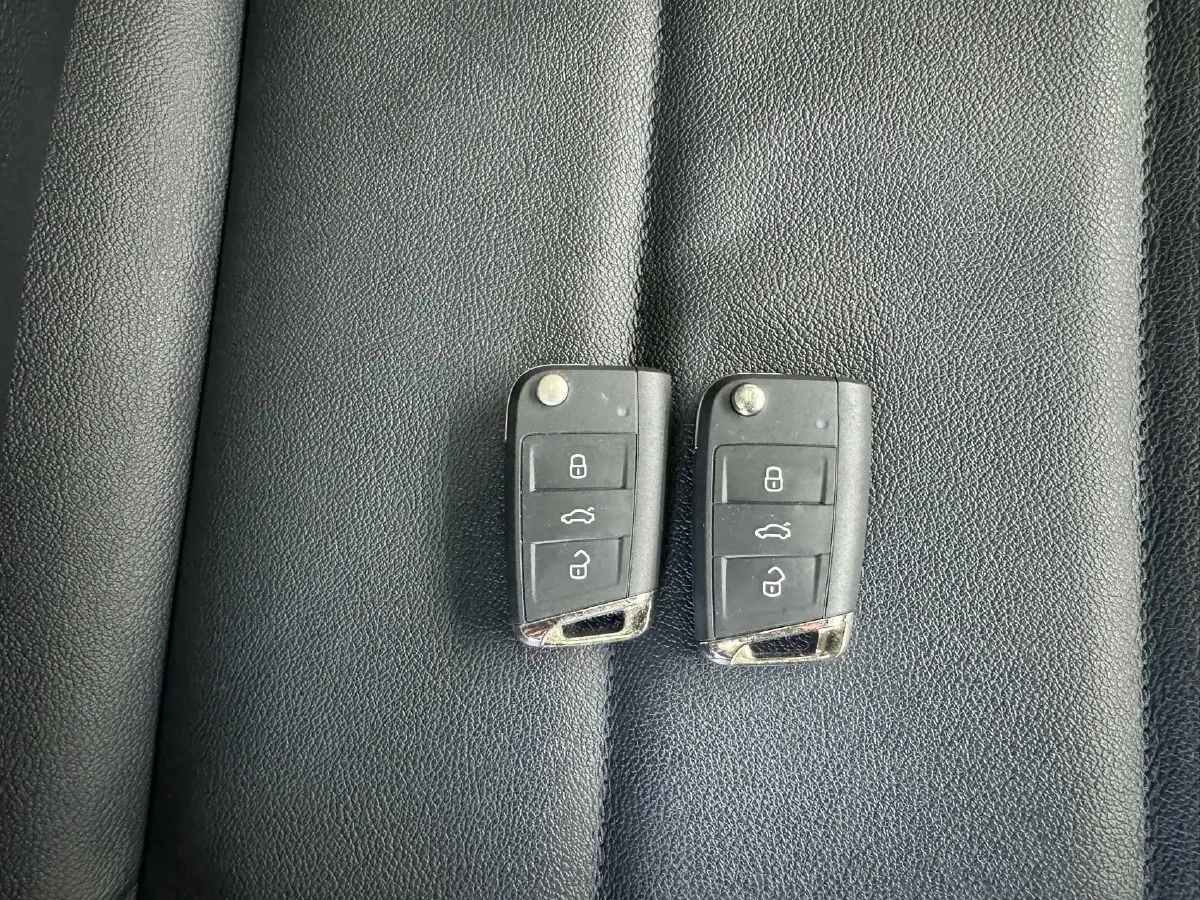 2022 Volkswagen T-Roc 1.4T 150HP L4 7DCT,autocango,china used car exporter,china ev exporter,chinese used car exporter,chinese used ev exporter