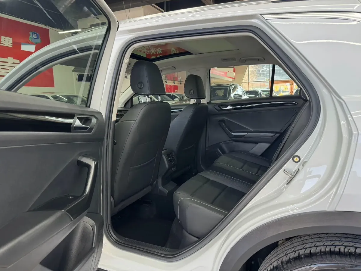 2022 Volkswagen T-Roc 1.4T 150HP L4 7DCT,autocango,china used car exporter,china ev exporter,chinese used car exporter,chinese used ev exporter