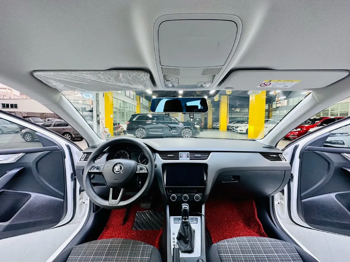 2020 Skoda Octavia 1.2T 116HP L4 7DCT,autocango,china used car exporter,china ev exporter,chinese used car exporter,chinese used ev exporter