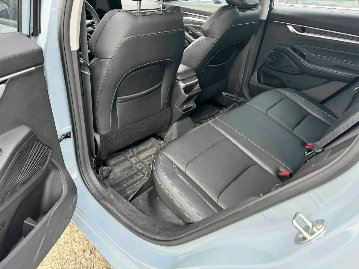 2025 Geely Emgrand 1.5L 127HP L4 5MT,autocango,china used car exporter,china ev exporter,chinese used car exporter,chinese used ev exporter