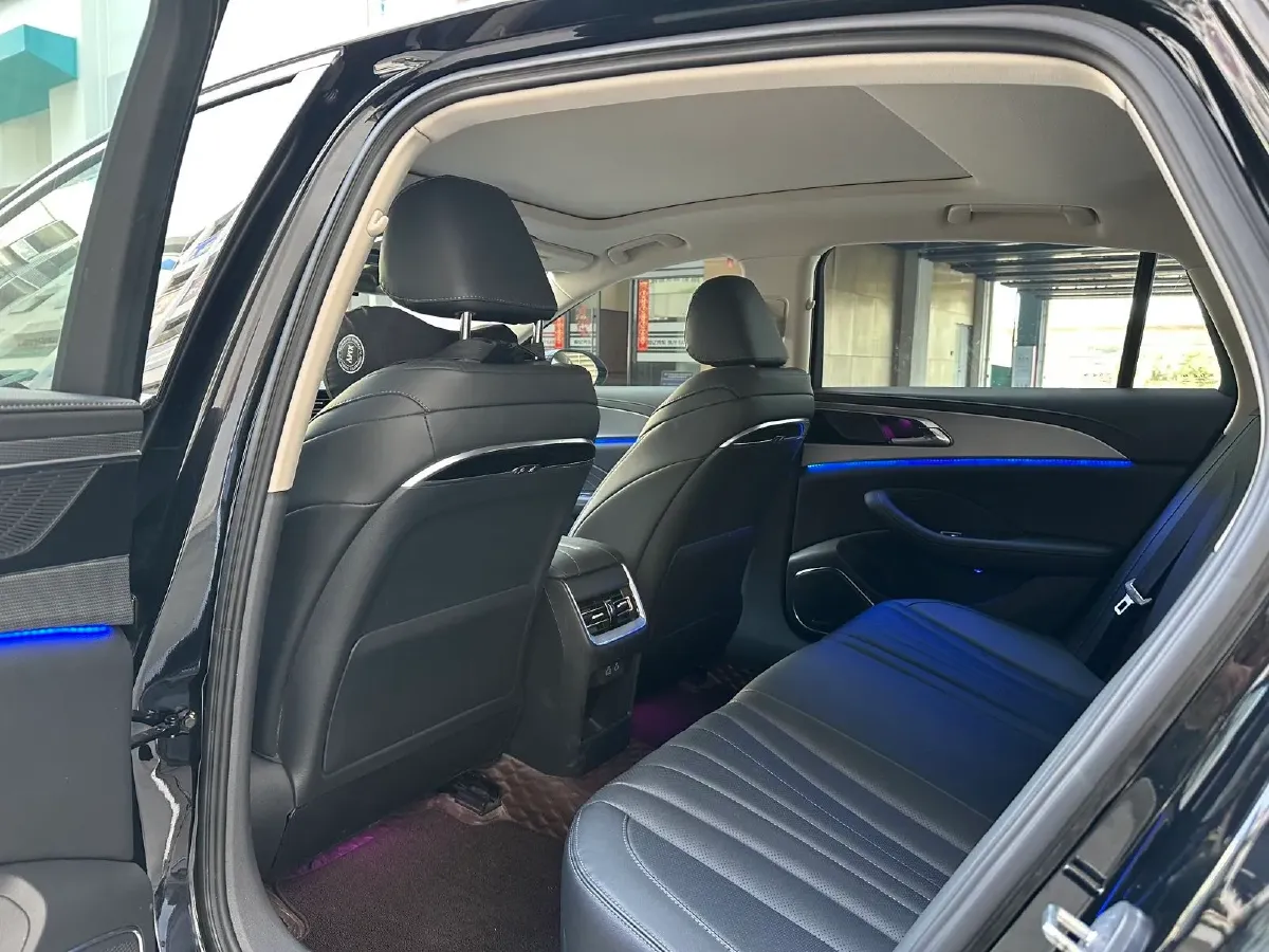 2023 HongQi H5 1.5T 169HP L4 7DCT,autocango,china used car exporter,china ev exporter,chinese used car exporter,chinese used ev exporter