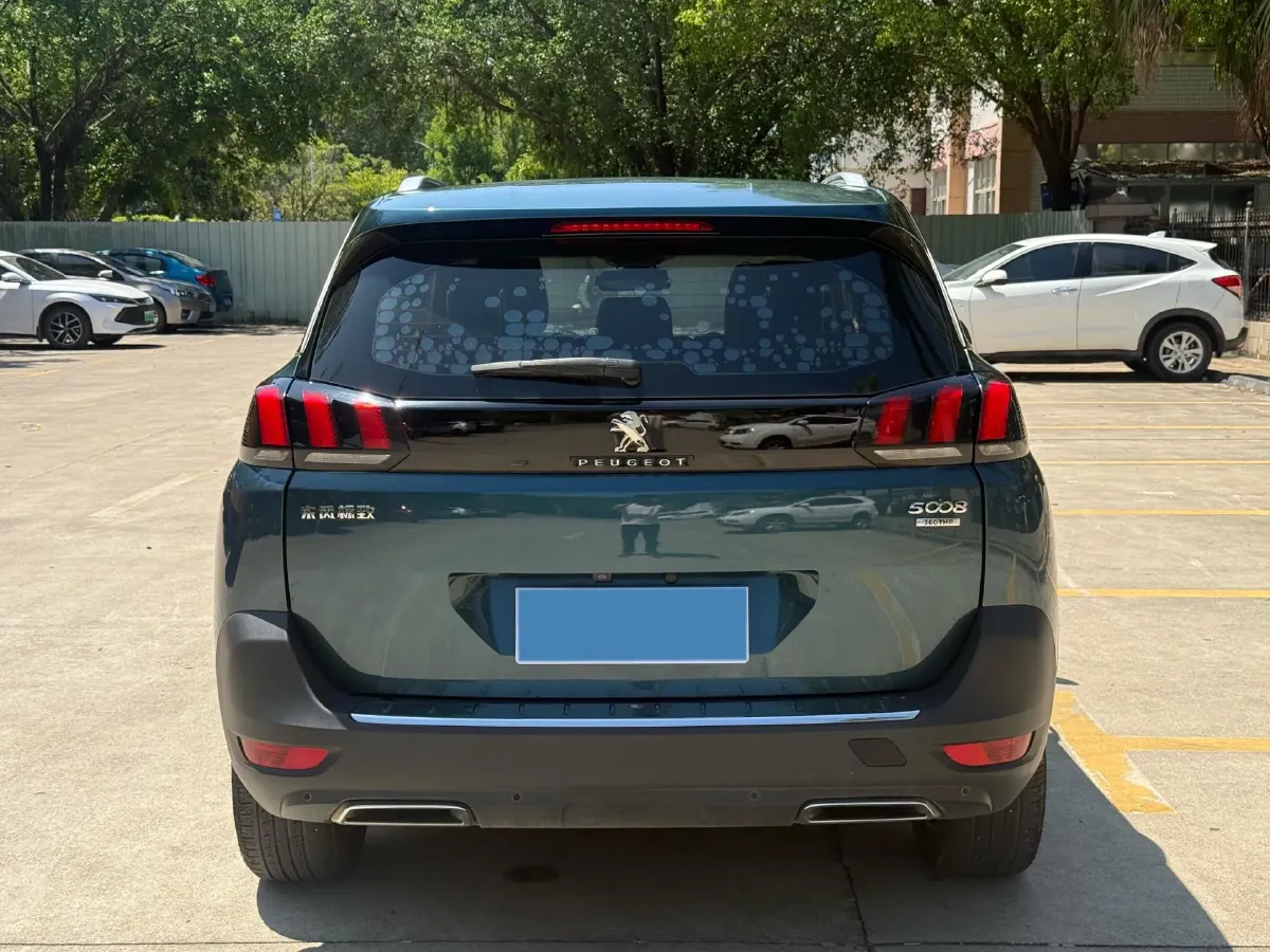 2019 Peugeot 5008 1.6T 170HP L4 6AT,autocango,china used car exporter,china ev exporter,chinese used car exporter,chinese used ev exporter