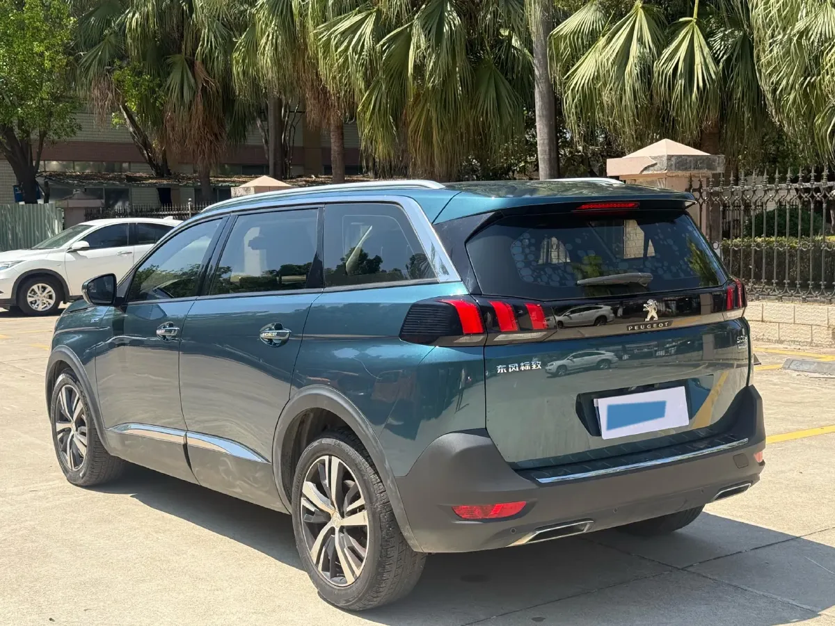 2019 Peugeot 5008 1.6T 170HP L4 6AT,autocango,china used car exporter,china ev exporter,chinese used car exporter,chinese used ev exporter
