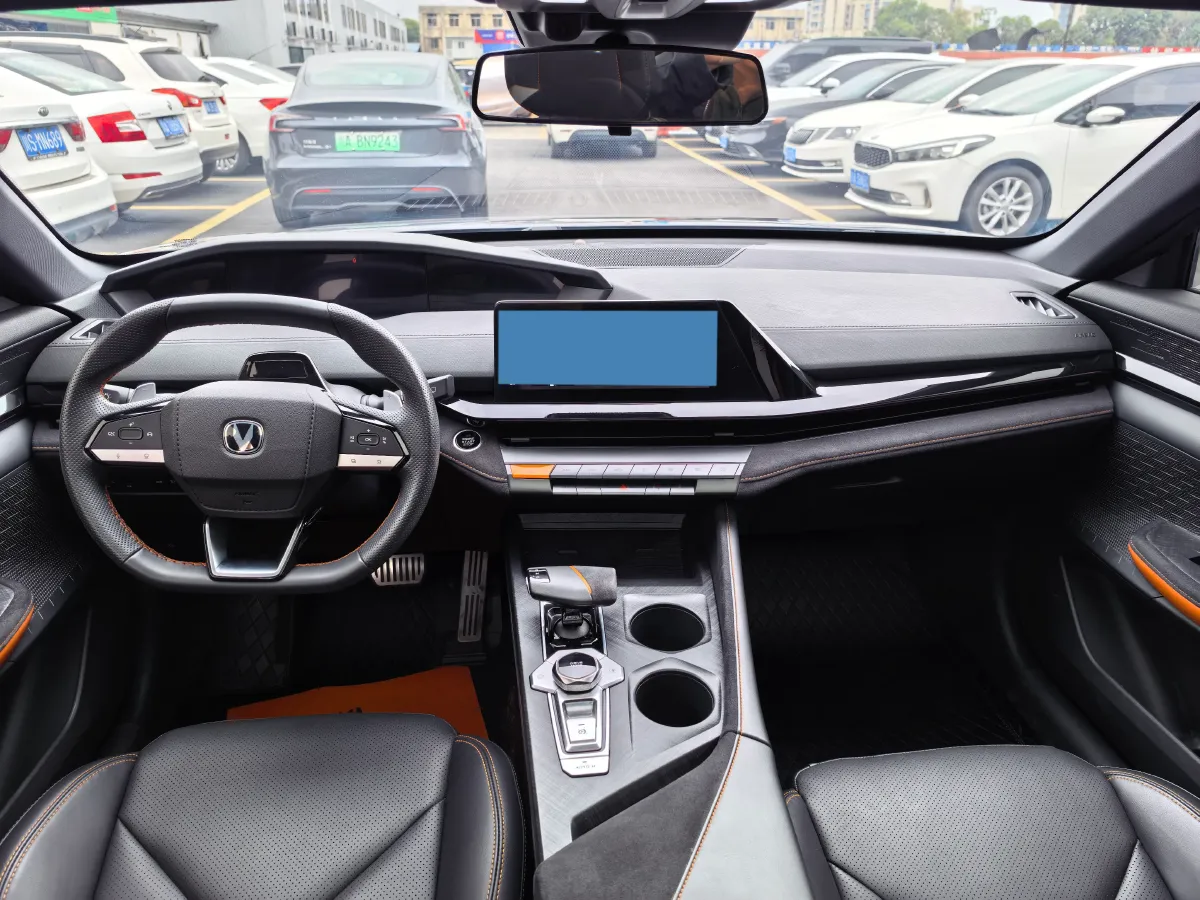 2022 ChangAn UNI-V 1.5T 188HP L4 7DCT,autocango,china used car exporter,china ev exporter,chinese used car exporter,chinese used ev exporter