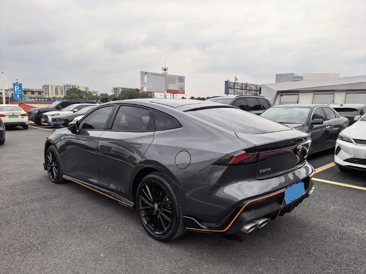 2022 ChangAn UNI-V 1.5T 188HP L4 7DCT,autocango,china used car exporter,china ev exporter,chinese used car exporter,chinese used ev exporter