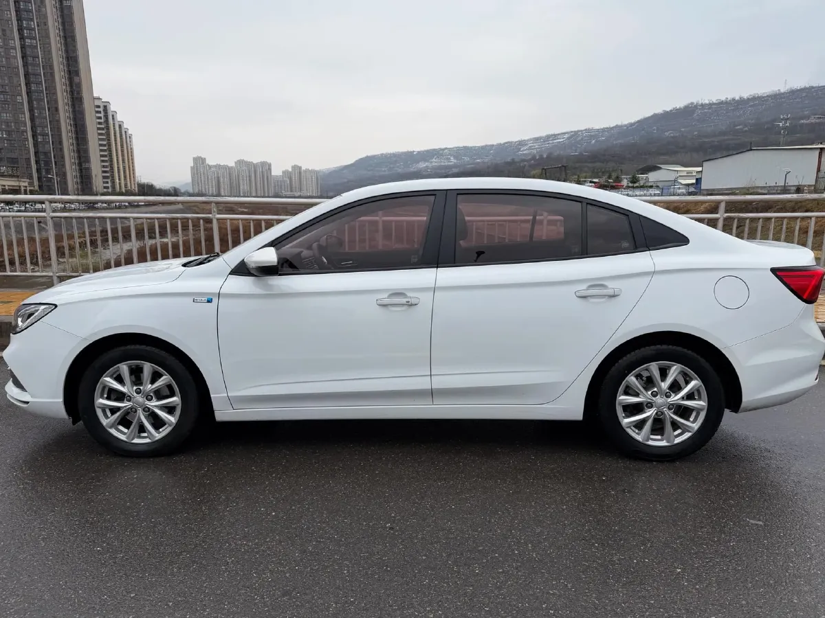 2019 Roewe i5 1.5L 120HP L4 5MT,autocango,china used car exporter,china ev exporter,chinese used car exporter,chinese used ev exporter