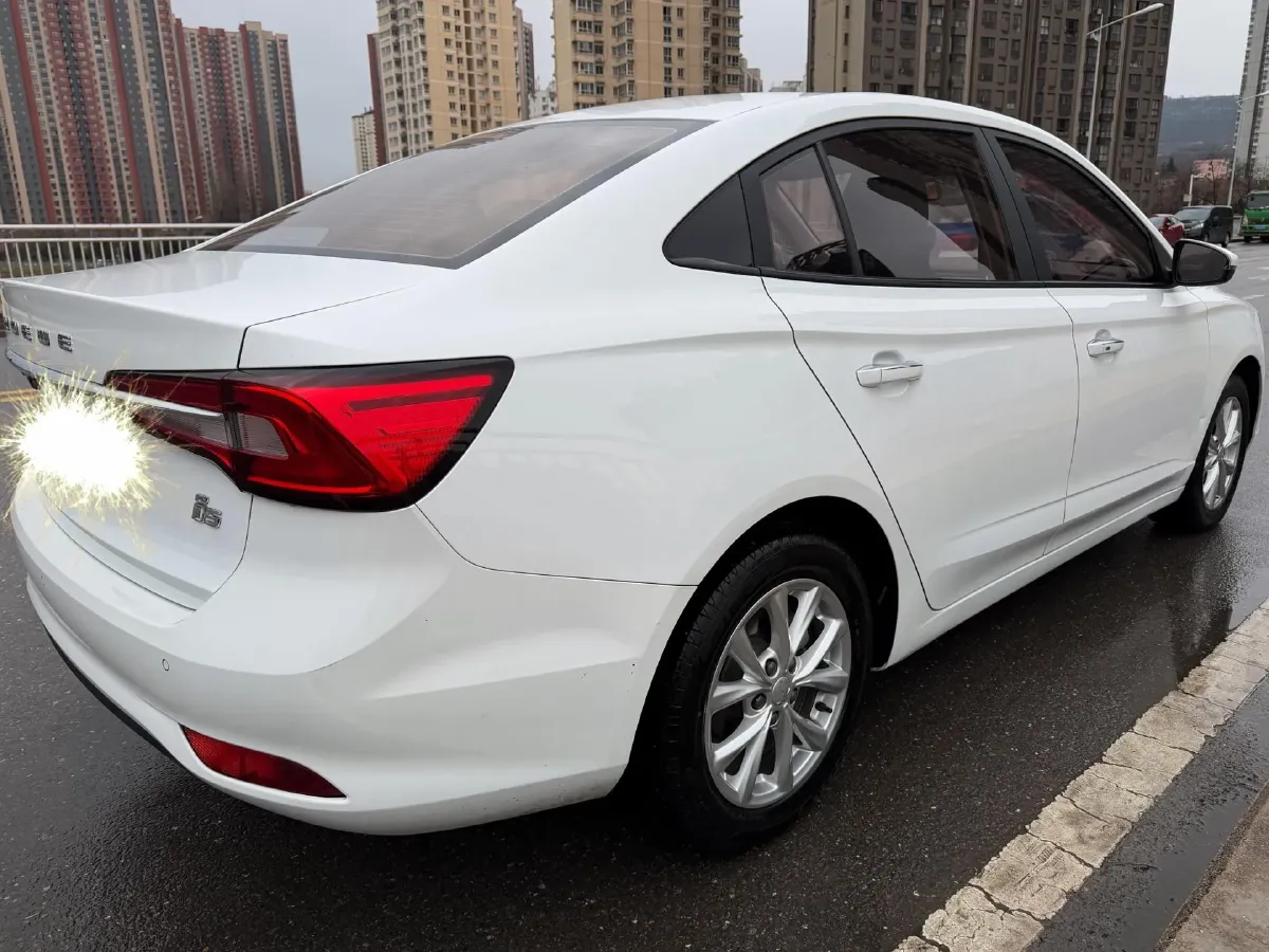 2019 Roewe i5 1.5L 120HP L4 5MT,autocango,china used car exporter,china ev exporter,chinese used car exporter,chinese used ev exporter