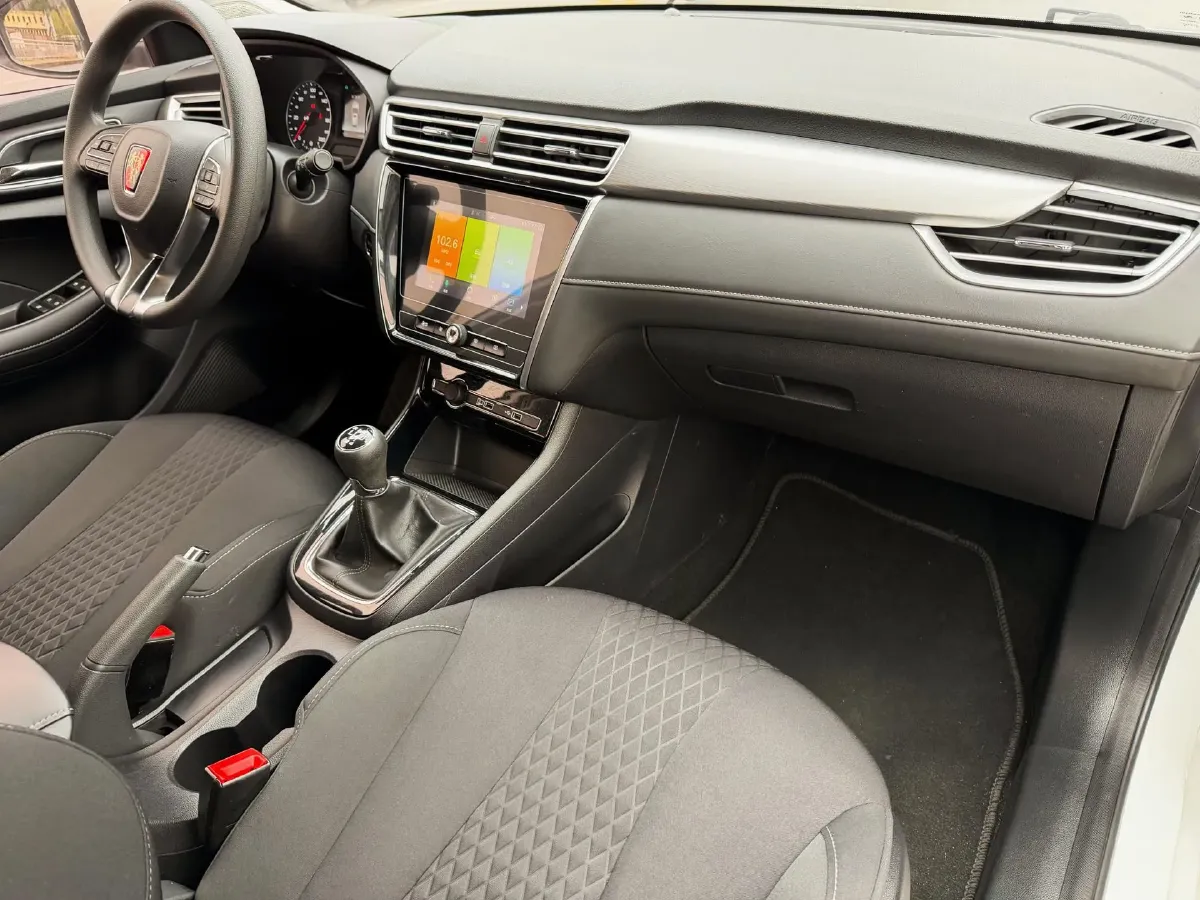 2019 Roewe i5 1.5L 120HP L4 5MT,autocango,china used car exporter,china ev exporter,chinese used car exporter,chinese used ev exporter