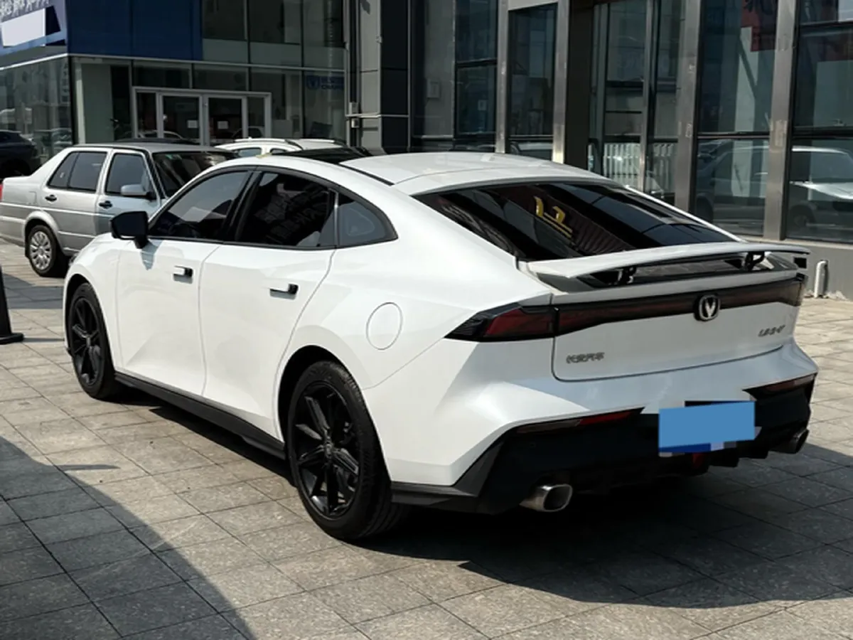 2022 ChangAn UNI-V 1.5T 188HP L4 7DCT,autocango,china used car exporter,china ev exporter,chinese used car exporter,chinese used ev exporter