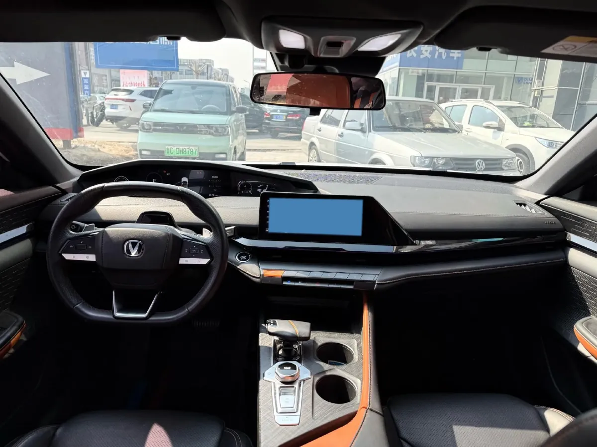 2022 ChangAn UNI-V 1.5T 188HP L4 7DCT,autocango,china used car exporter,china ev exporter,chinese used car exporter,chinese used ev exporter