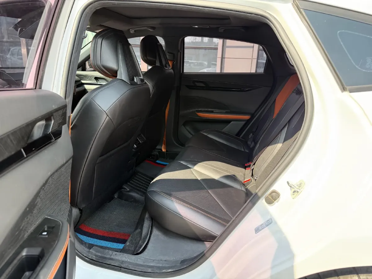 2022 ChangAn UNI-V 1.5T 188HP L4 7DCT,autocango,china used car exporter,china ev exporter,chinese used car exporter,chinese used ev exporter