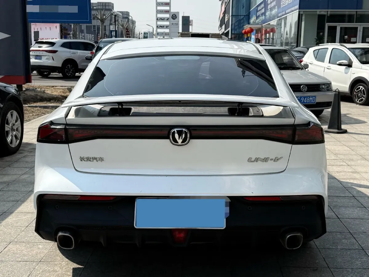 2022 ChangAn UNI-V 1.5T 188HP L4 7DCT,autocango,china used car exporter,china ev exporter,chinese used car exporter,chinese used ev exporter
