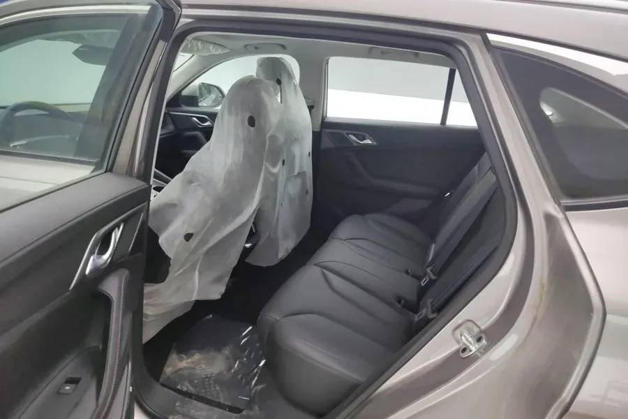 2023 Roewe RX5 1.5T 188HP L4 AMT PHEV 12.3KWH,autocango,china used car exporter,china ev exporter,chinese used car exporter,chinese used ev exporter