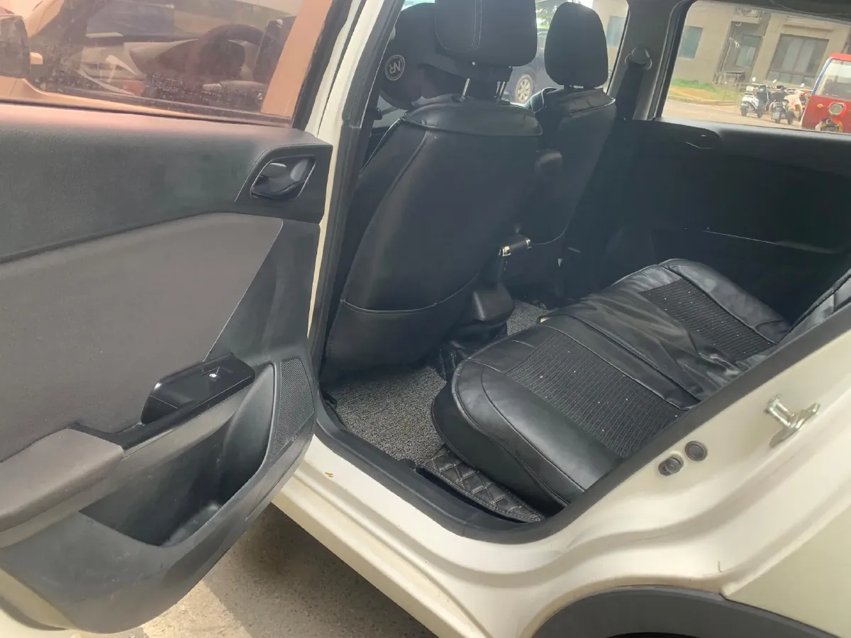 2016 BaoJun 310 1.2L 82HP L4 5MT,autocango,china used car exporter,china ev exporter,chinese used car exporter,chinese used ev exporter