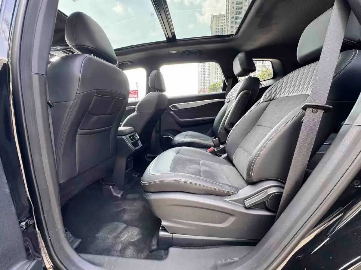 2025 Geely Okavango L 2.0T 218HP L4 7DCT,autocango,china used car exporter,china ev exporter,chinese used car exporter,chinese used ev exporter