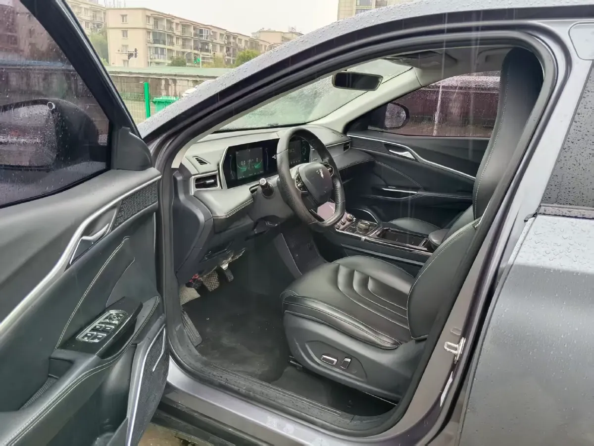 2022 Ford Focus 1.5T 177HP L4 6AT,autocango,china used car exporter,china ev exporter,chinese used car exporter,chinese used ev exporter