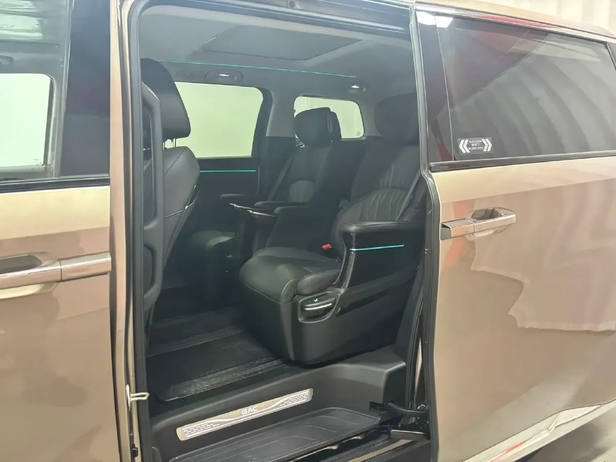 2023 GAC Trumpchi M8 2.0T 252HP L4 8AT,autocango,china used car exporter,china ev exporter,chinese used car exporter,chinese used ev exporter