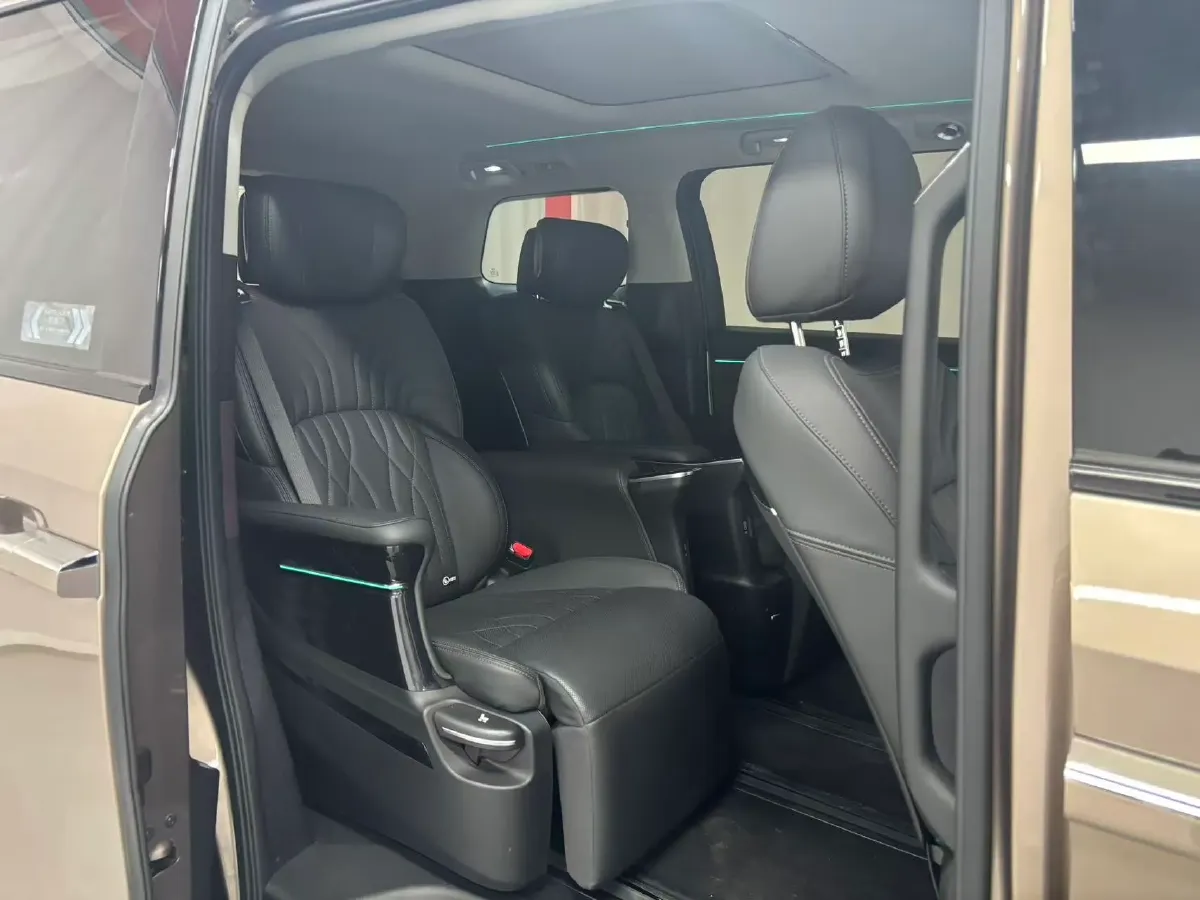 2023 GAC Trumpchi M8 2.0T 252HP L4 8AT,autocango,china used car exporter,china ev exporter,chinese used car exporter,chinese used ev exporter