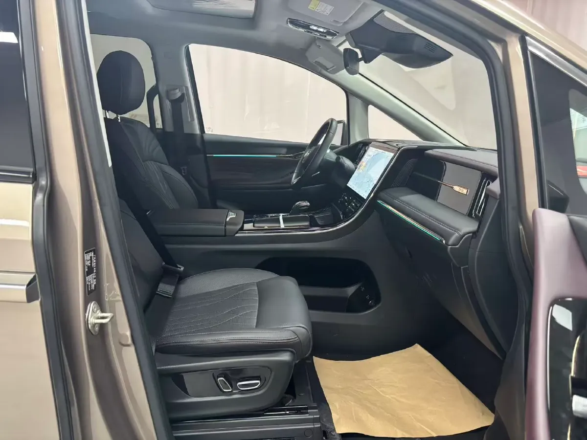 2023 GAC Trumpchi M8 2.0T 252HP L4 8AT,autocango,china used car exporter,china ev exporter,chinese used car exporter,chinese used ev exporter