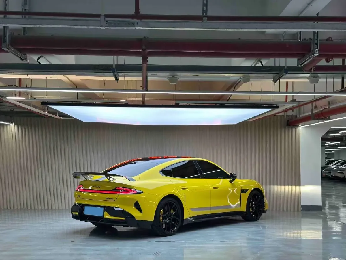 2025 MI SU7 Ultra BEV 93.7KWH,autocango,china used car exporter,china ev exporter,chinese used car exporter,chinese used ev exporter