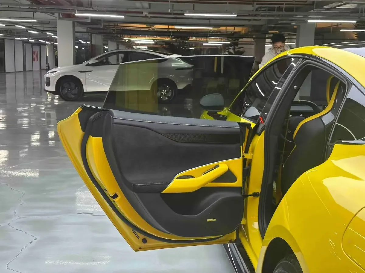 2025 MI SU7 Ultra BEV 93.7KWH,autocango,china used car exporter,china ev exporter,chinese used car exporter,chinese used ev exporter