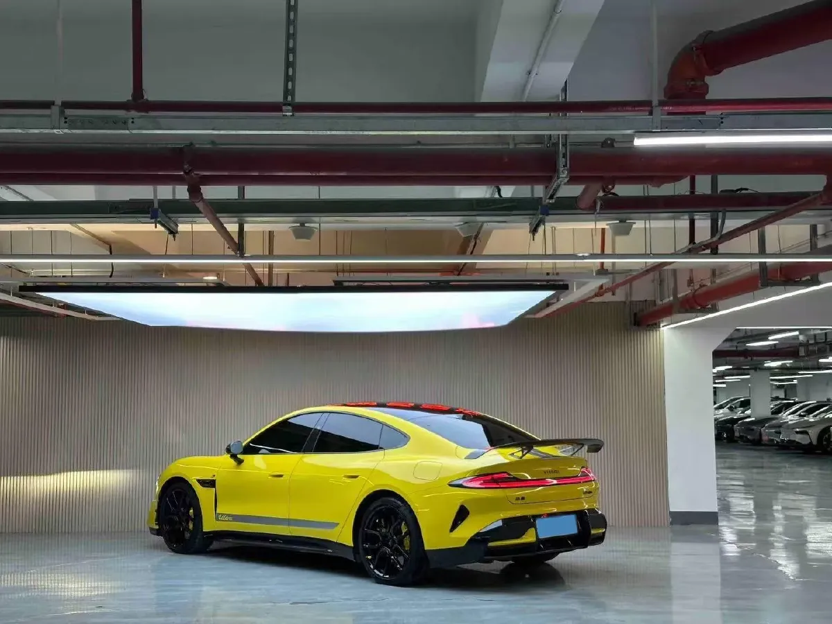 2025 MI SU7 Ultra BEV 93.7KWH,autocango,china used car exporter,china ev exporter,chinese used car exporter,chinese used ev exporter