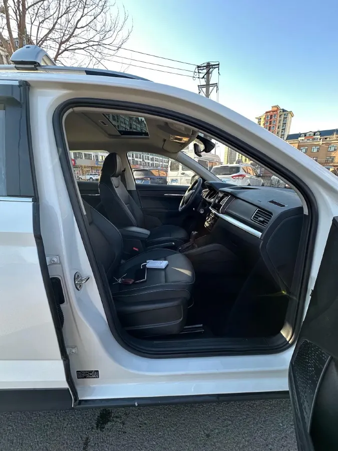 2021 Skoda Kamiq 1.5L 112HP L4 6AT,autocango,china used car exporter,china ev exporter,chinese used car exporter,chinese used ev exporter