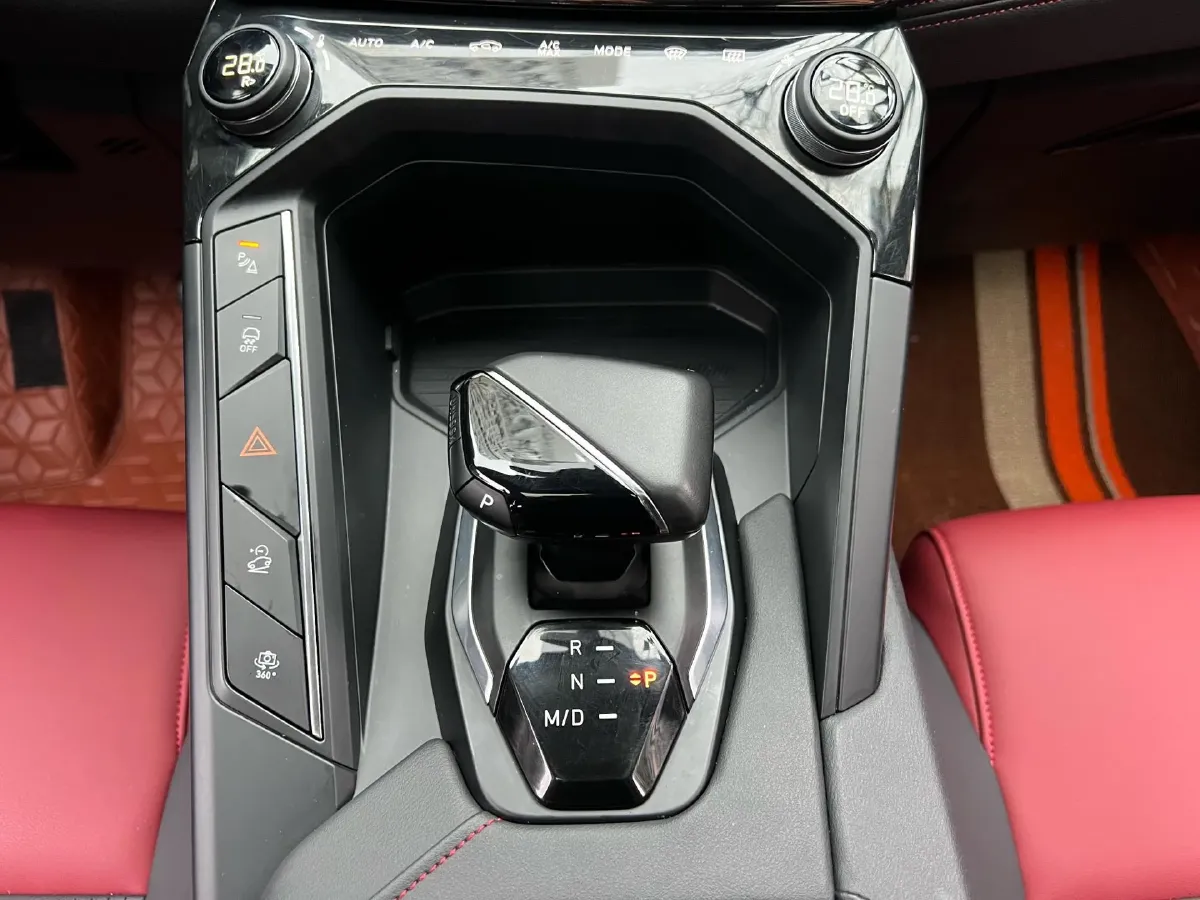 2020 LYNK&CO 06 1.5T 177HP L3 7DCT,autocango,china used car exporter,china ev exporter,chinese used car exporter,chinese used ev exporter