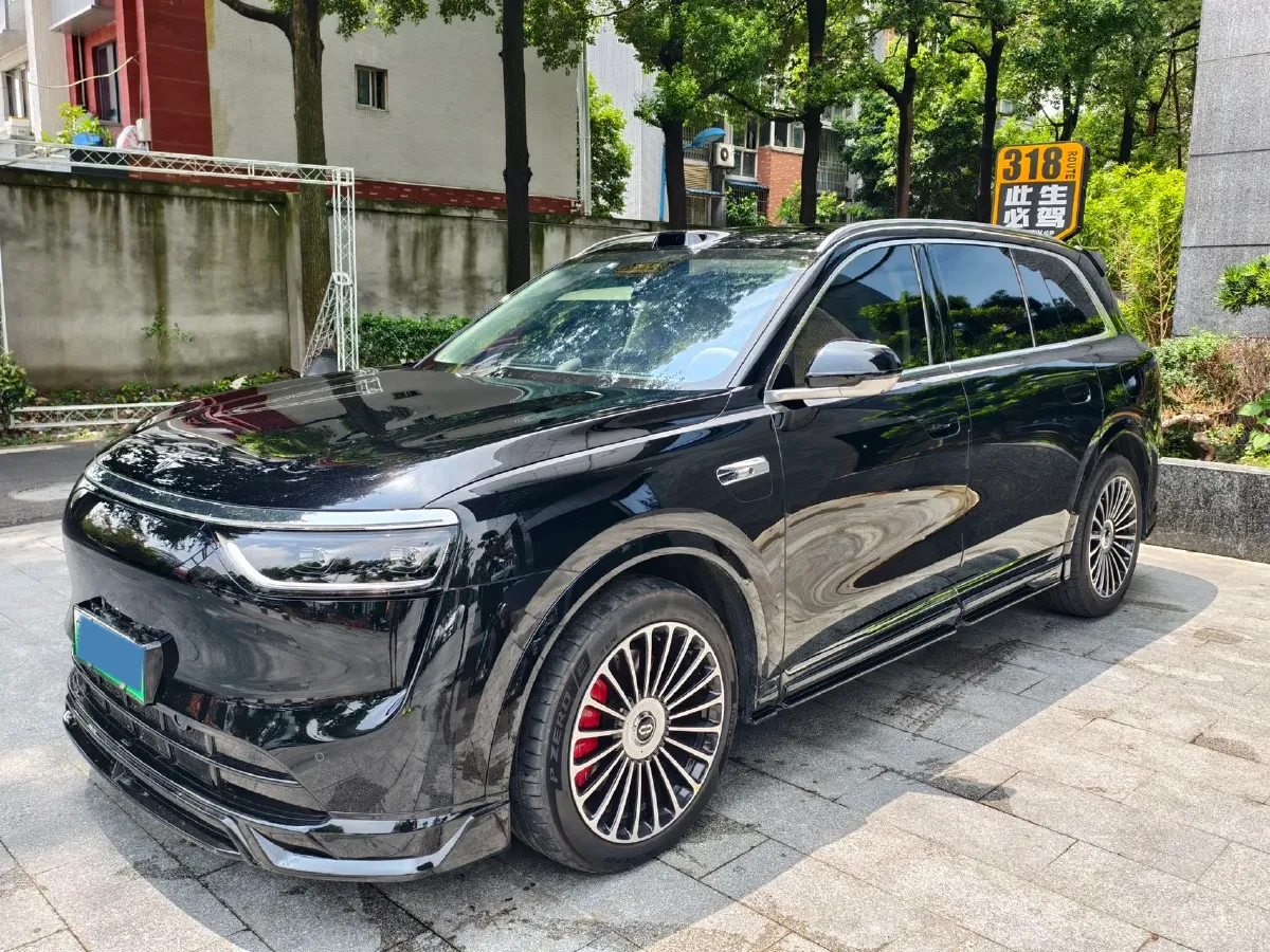 2025 AITO AITO M8 REEV 160HP REEV 53.4KWH,autocango,china used car exporter,china ev exporter,chinese used car exporter,chinese used ev exporter