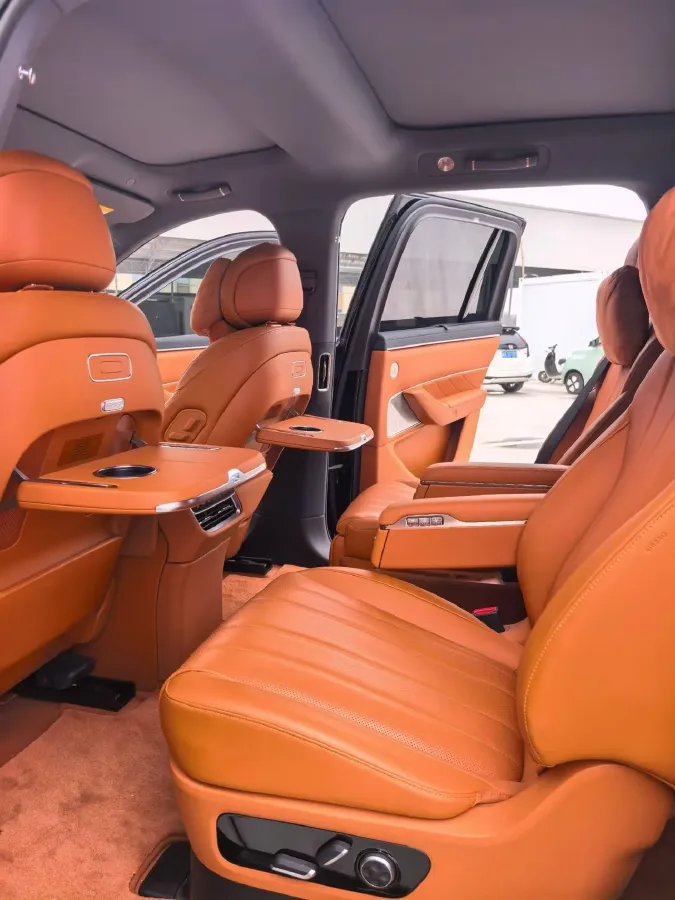 2025 AITO AITO M8 REEV 160HP REEV 53.4KWH,autocango,china used car exporter,china ev exporter,chinese used car exporter,chinese used ev exporter