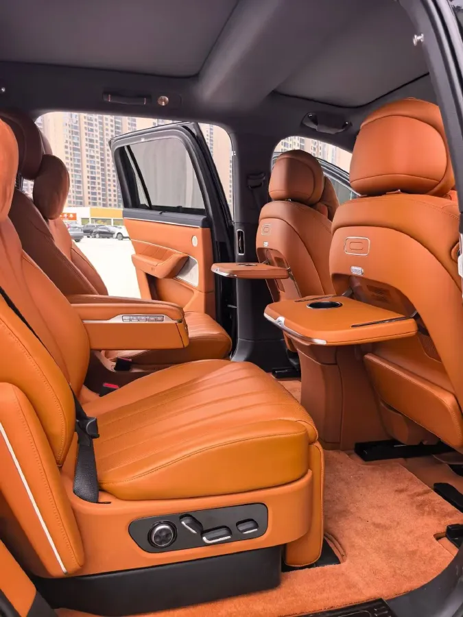 2025 AITO AITO M8 REEV 160HP REEV 53.4KWH,autocango,china used car exporter,china ev exporter,chinese used car exporter,chinese used ev exporter