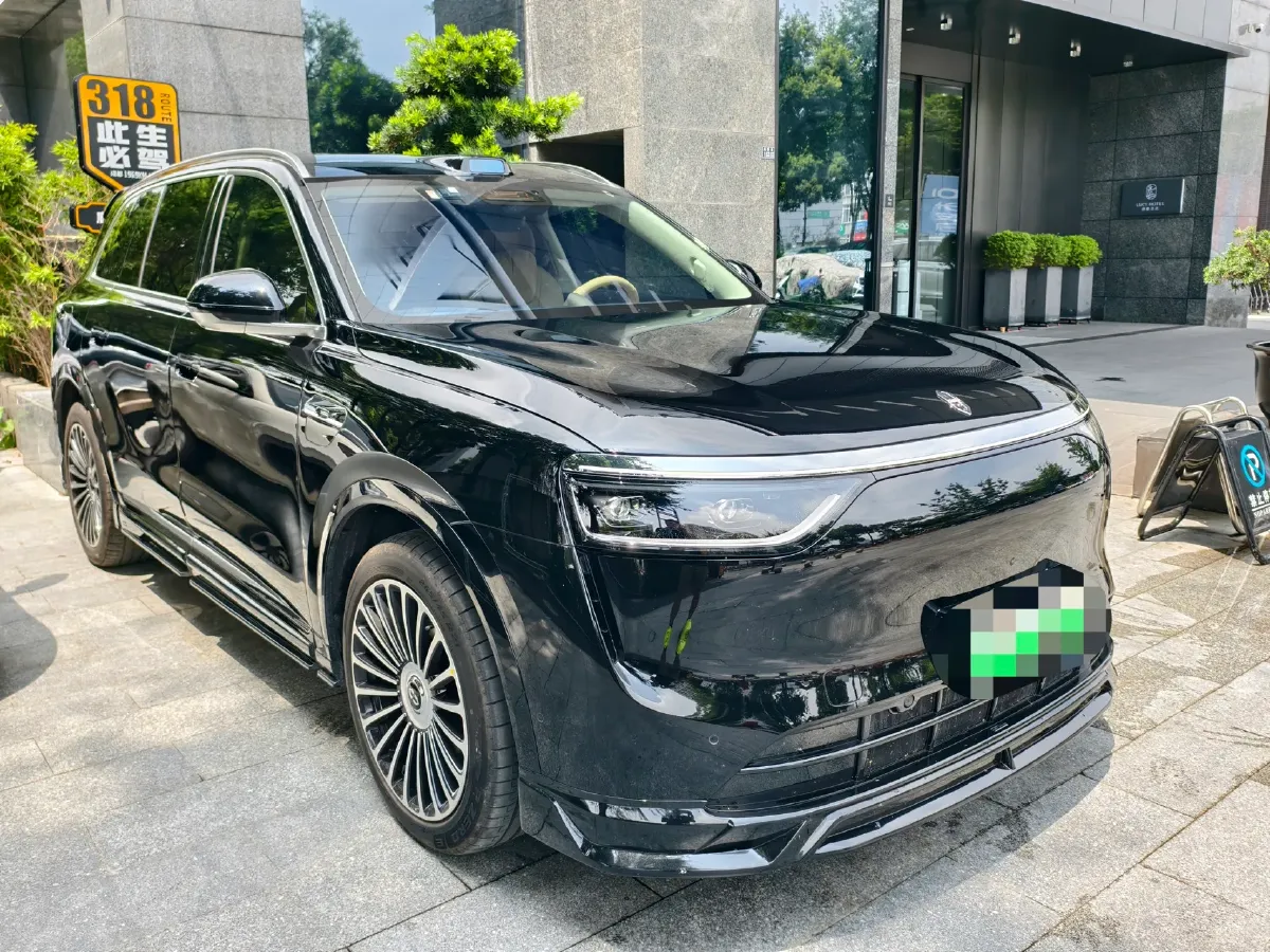 2025 AITO AITO M8 REEV 160HP REEV 53.4KWH,autocango,china used car exporter,china ev exporter,chinese used car exporter,chinese used ev exporter