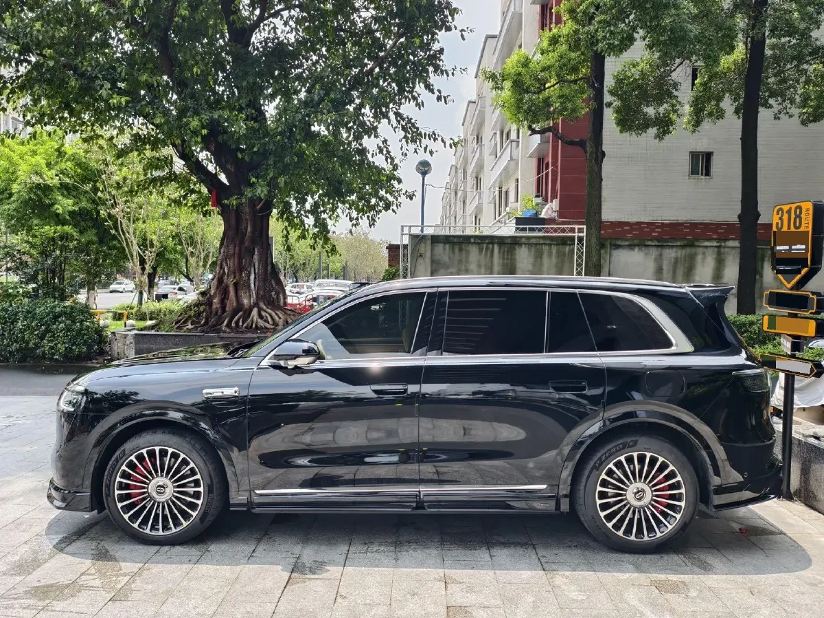 2025 AITO AITO M8 REEV 160HP REEV 53.4KWH,autocango,china used car exporter,china ev exporter,chinese used car exporter,chinese used ev exporter