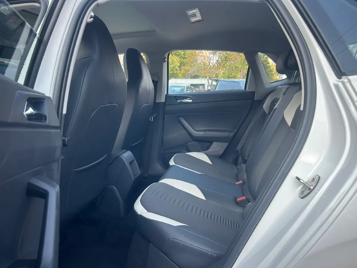 2021 Haval H6 1.5T 169HP L4 7DCT,autocango,china used car exporter,china ev exporter,chinese used car exporter,chinese used ev exporter