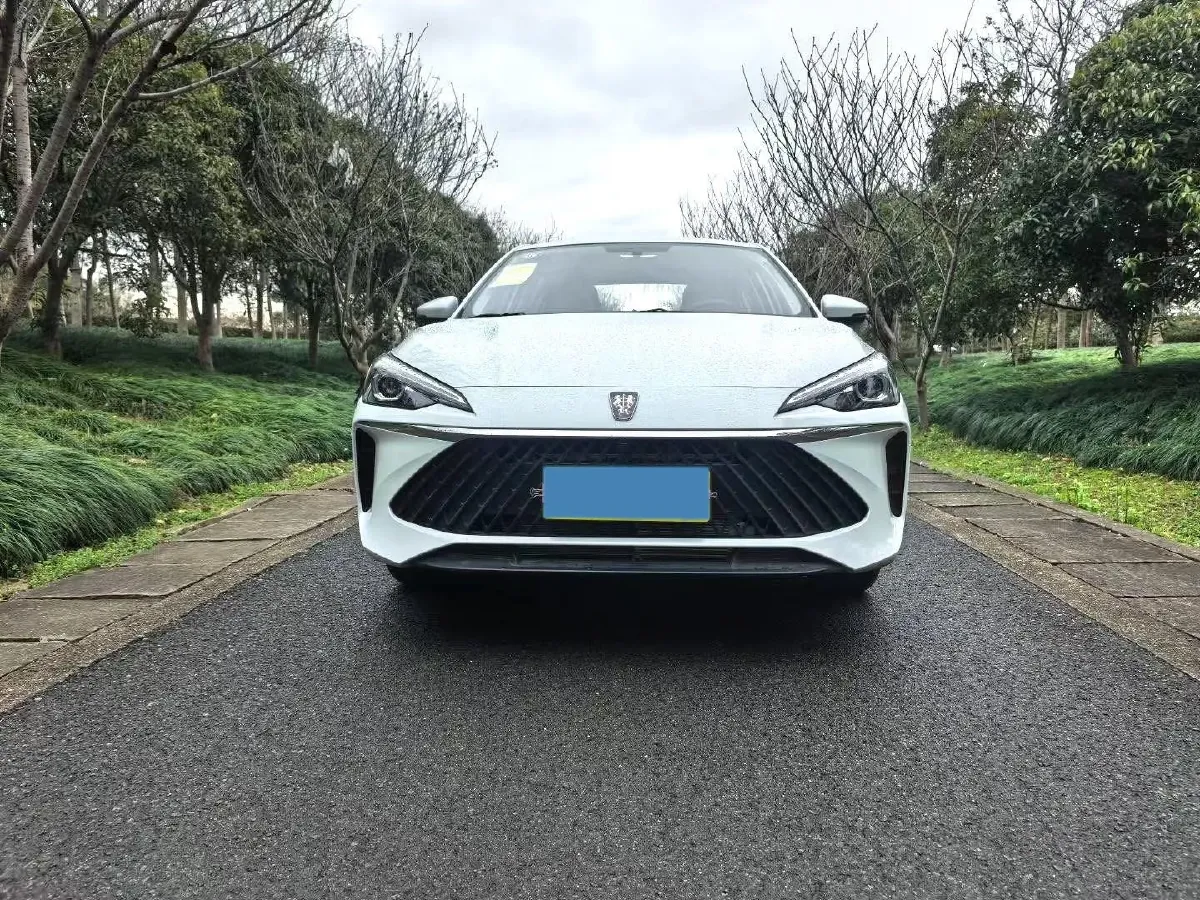 2024 Roewe i5 1.5L 129HP L4 CVT,autocango,china used car exporter,china ev exporter,chinese used car exporter,chinese used ev exporter