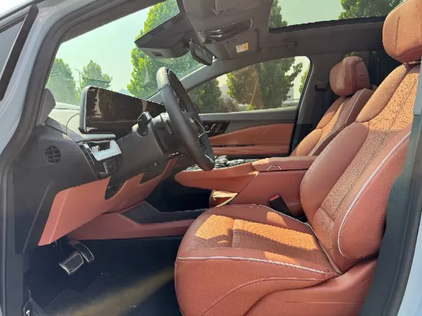 2024 Cadillac OPTIQ BEV 79.7KWH,autocango,china used car exporter,china ev exporter,chinese used car exporter,chinese used ev exporter