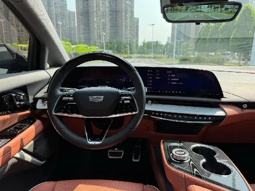 2024 Cadillac OPTIQ BEV 79.7KWH,autocango,china used car exporter,china ev exporter,chinese used car exporter,chinese used ev exporter