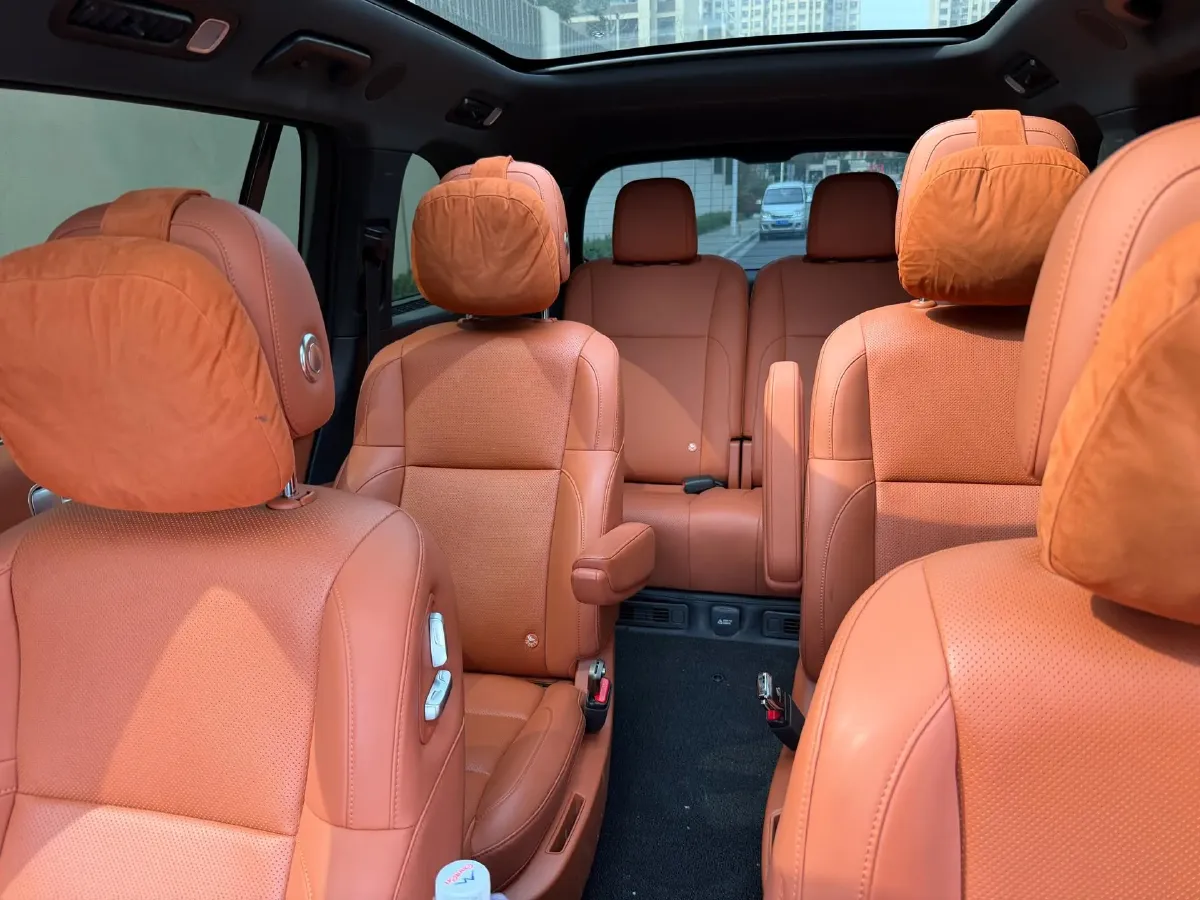 2024 Land Rover Range Rover Evoque 1.5T 200HP L3 8AT PHEV 15.5KWH,autocango,china used car exporter,china ev exporter,chinese used car exporter,chinese used ev exporter