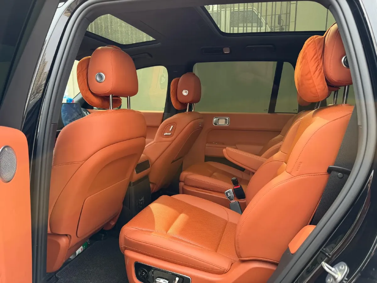 2024 Land Rover Range Rover Evoque 1.5T 200HP L3 8AT PHEV 15.5KWH,autocango,china used car exporter,china ev exporter,chinese used car exporter,chinese used ev exporter