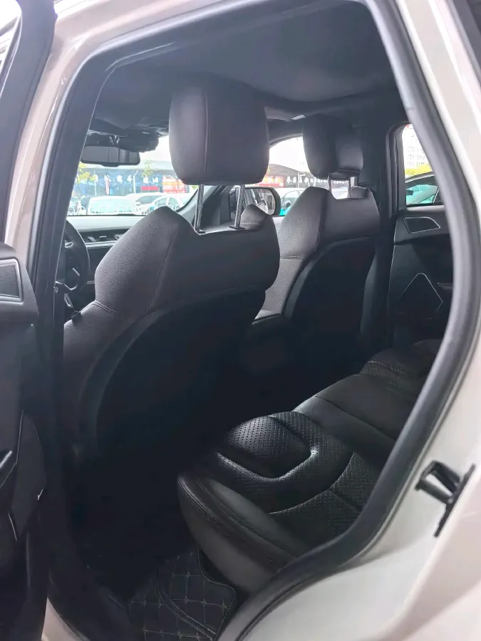 2016 Landwind X7 2.0T 190HP L4 8AT,autocango,china used car exporter,china ev exporter,chinese used car exporter,chinese used ev exporter