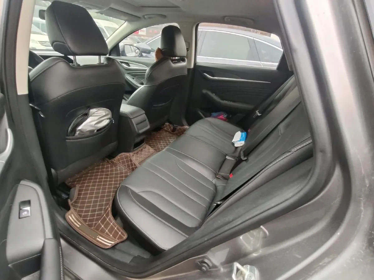 2020 ChangAn Eado 1.6L 128HP L4 5MT,autocango,china used car exporter,china ev exporter,chinese used car exporter,chinese used ev exporter