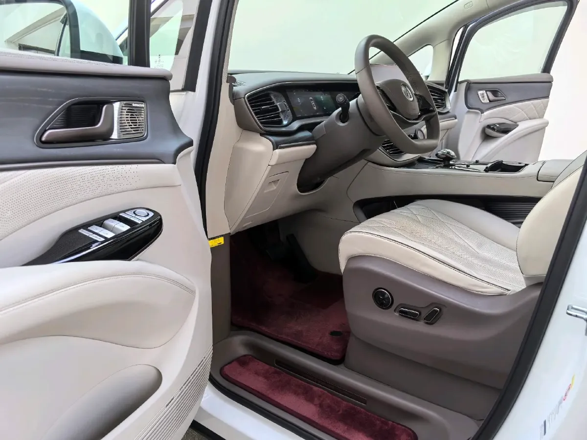 2022 Mercedes-Benz GLC Class 2.0T 197HP L4 9AT,autocango,china used car exporter,china ev exporter,chinese used car exporter,chinese used ev exporter