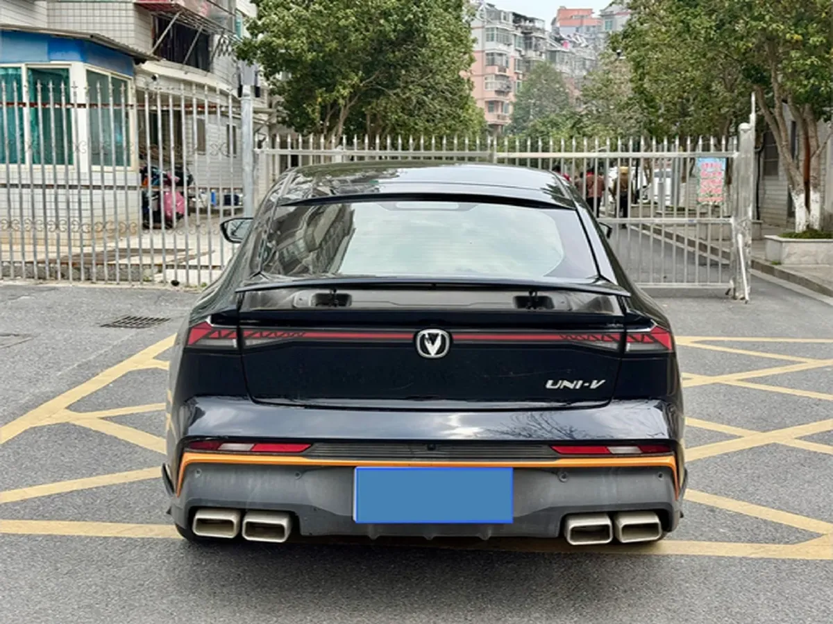 2024 ChangAn UNI-V 1.5T 188HP L4 7DCT,autocango,china used car exporter,china ev exporter,chinese used car exporter,chinese used ev exporter