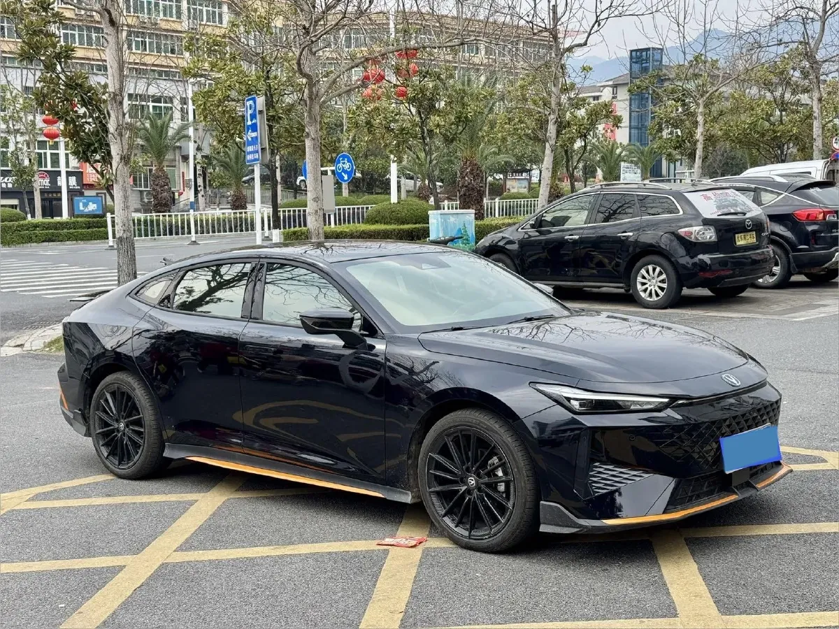 2024 ChangAn UNI-V 1.5T 188HP L4 7DCT,autocango,china used car exporter,china ev exporter,chinese used car exporter,chinese used ev exporter