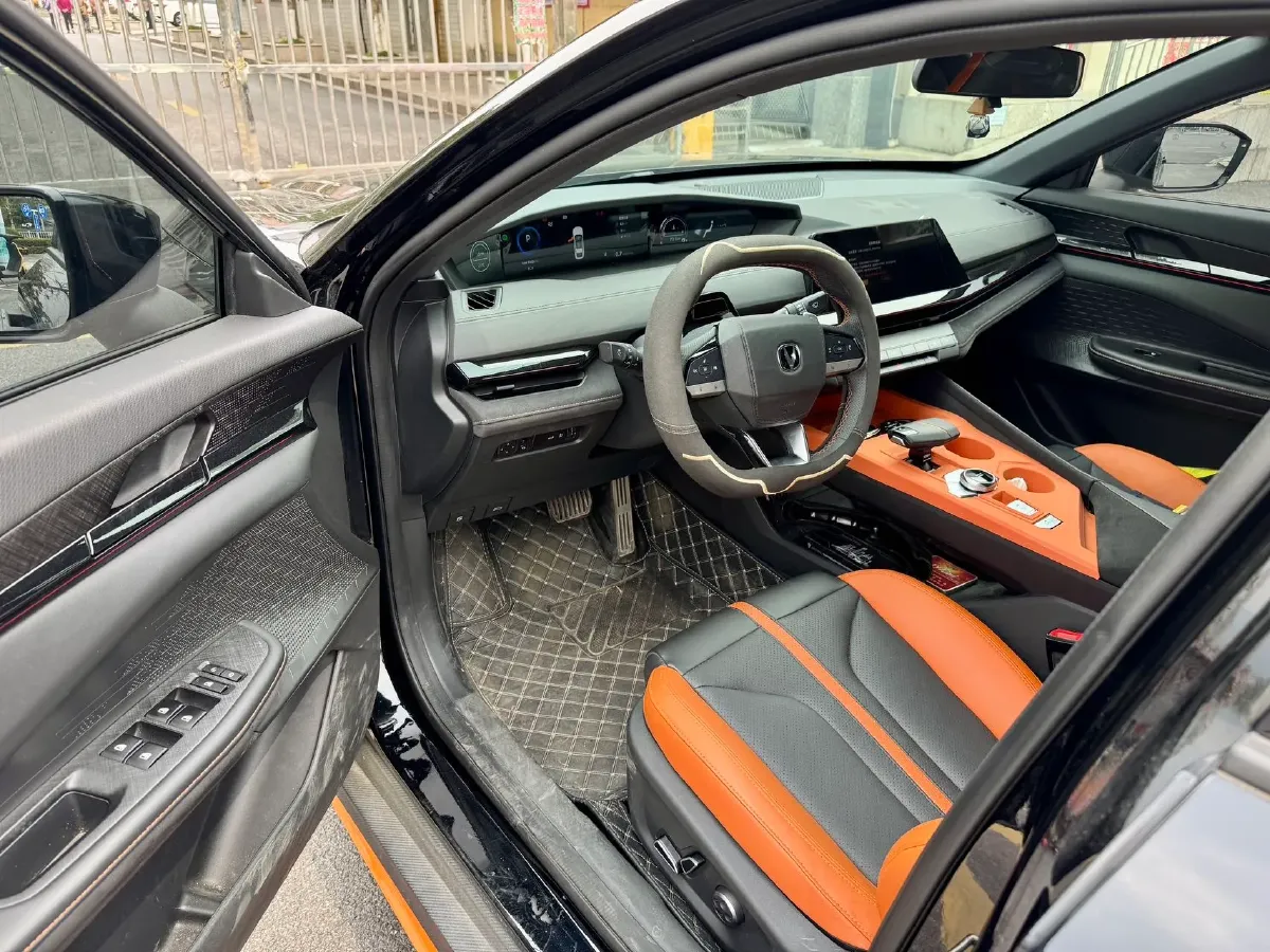 2024 ChangAn UNI-V 1.5T 188HP L4 7DCT,autocango,china used car exporter,china ev exporter,chinese used car exporter,chinese used ev exporter