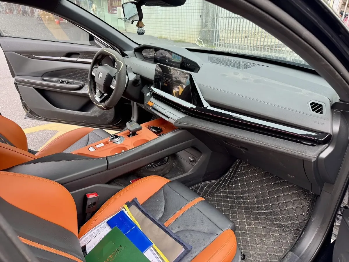 2024 ChangAn UNI-V 1.5T 188HP L4 7DCT,autocango,china used car exporter,china ev exporter,chinese used car exporter,chinese used ev exporter